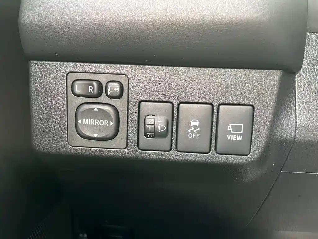 Toyota RAV4 2018 — фото 4