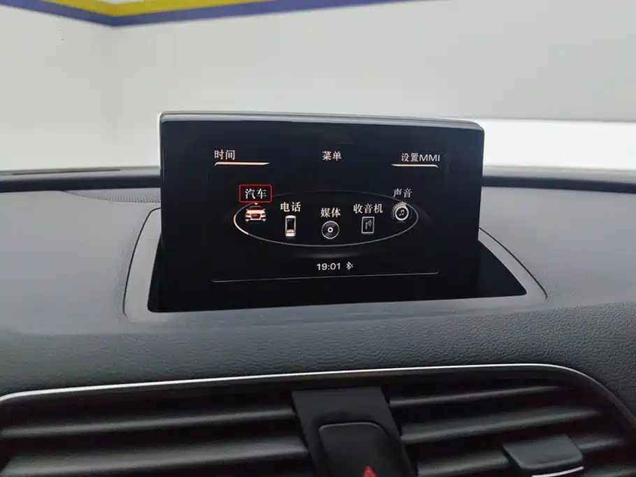 Audi Q3 2018 — фото 13