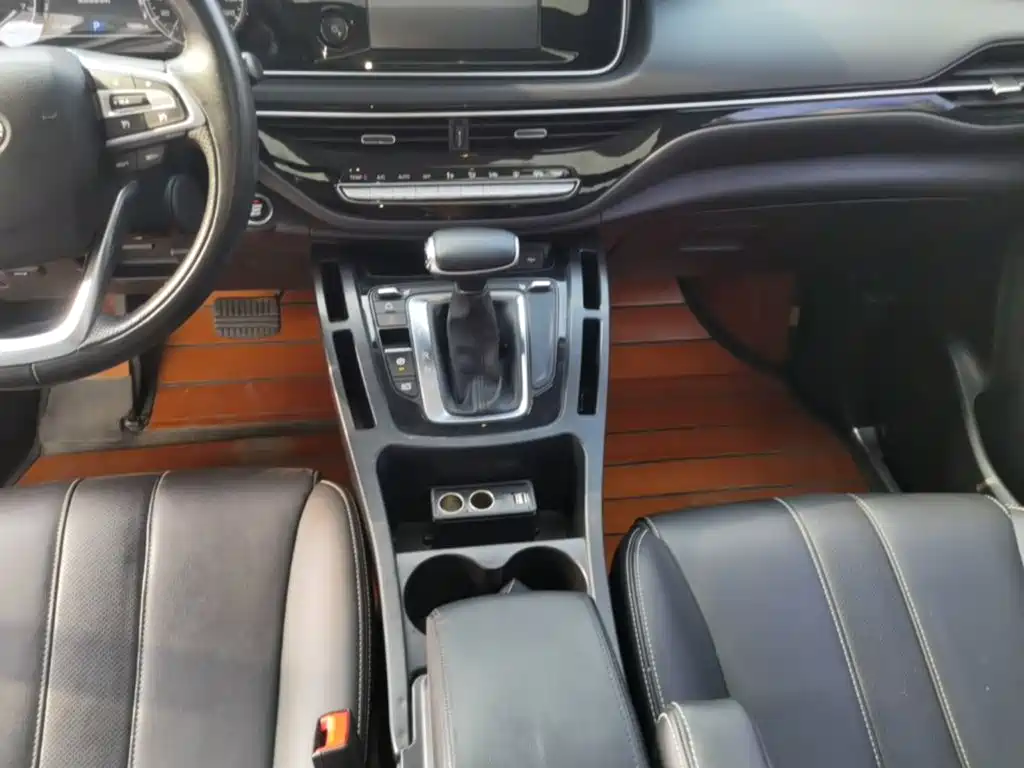 GAC Motor Trumpchi M6 2020 — фото 14