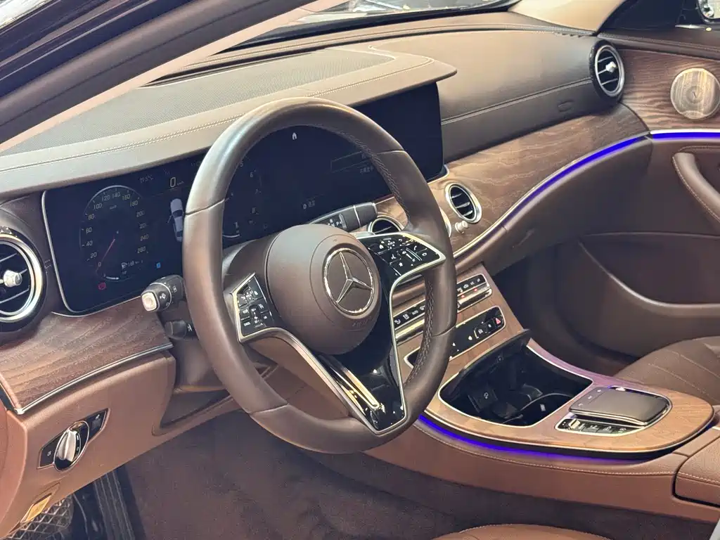 Mercedes-Benz E-Class 2023 — фото 5