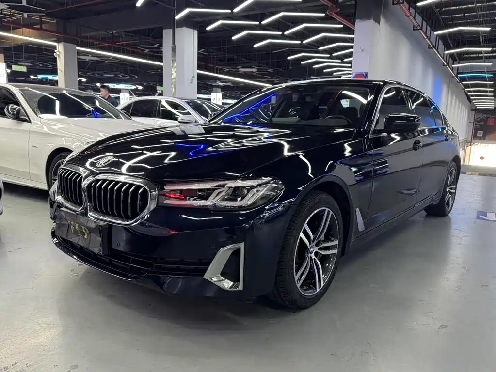 BMW 5 Series 2021 — фото 1
