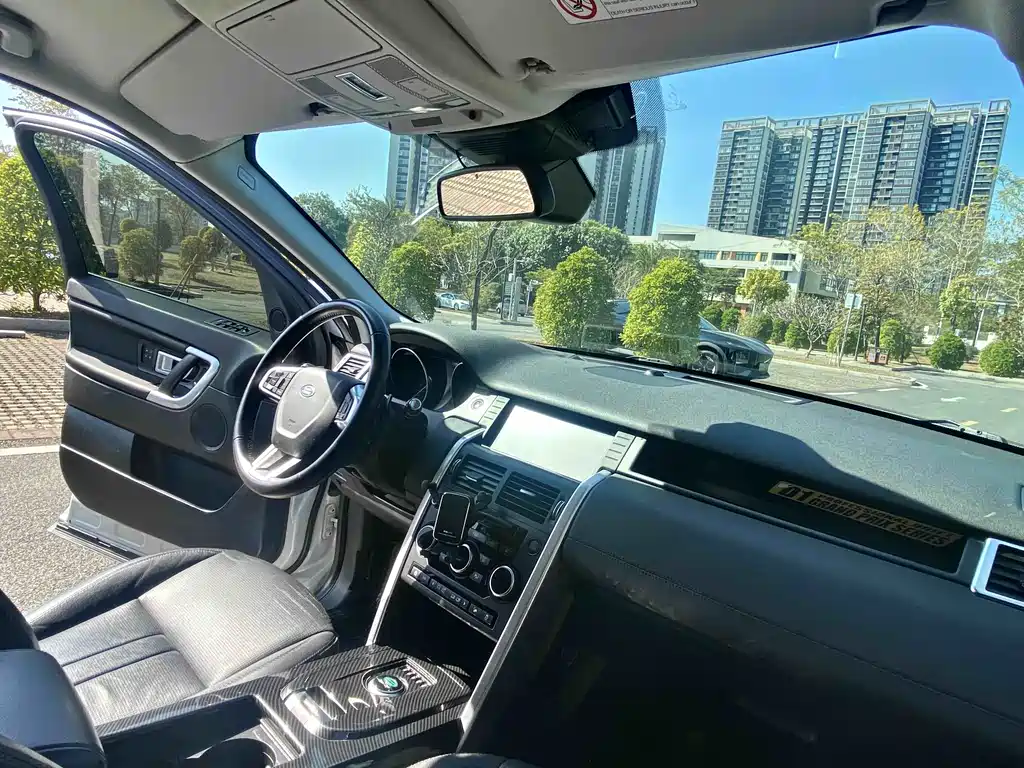 Land Rover Discovery Sport 2018 — фото 9