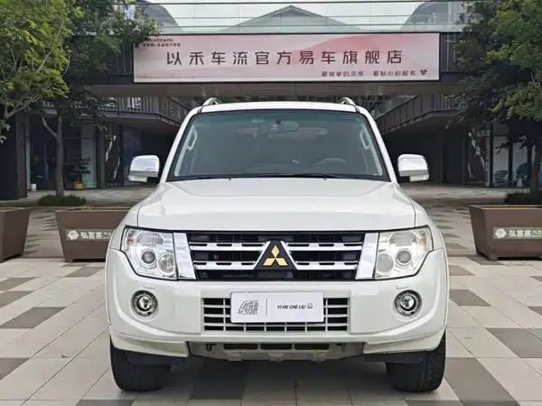 Mitsubishi Pajero 2014