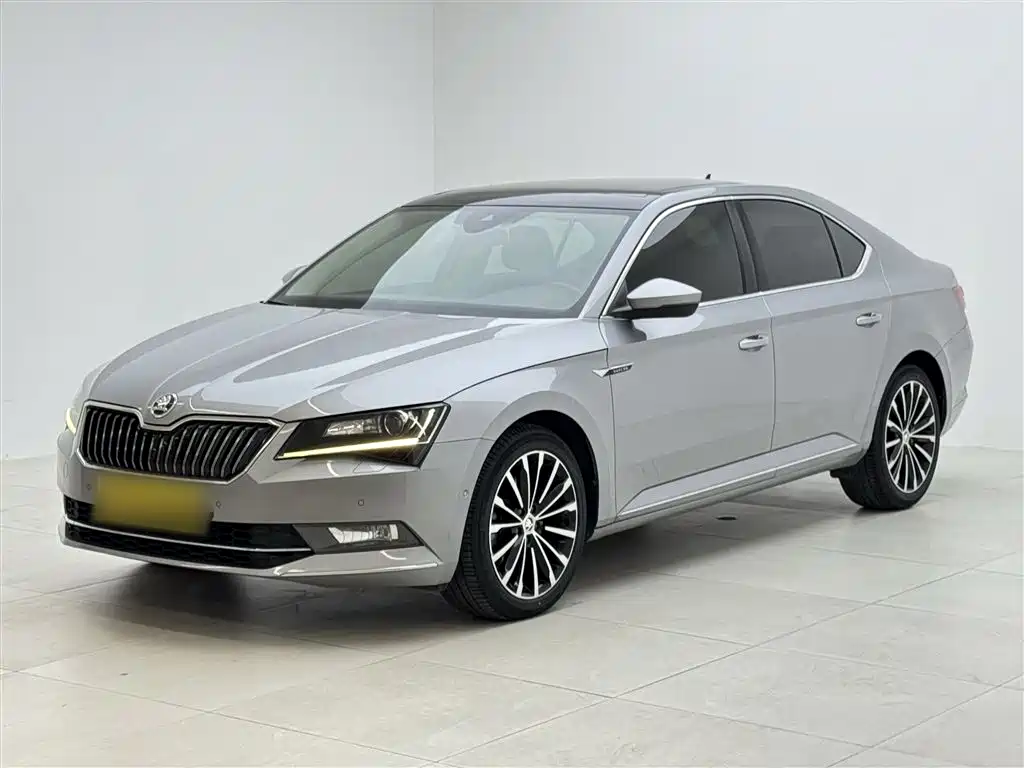 Skoda Superb 2017 — фото 2