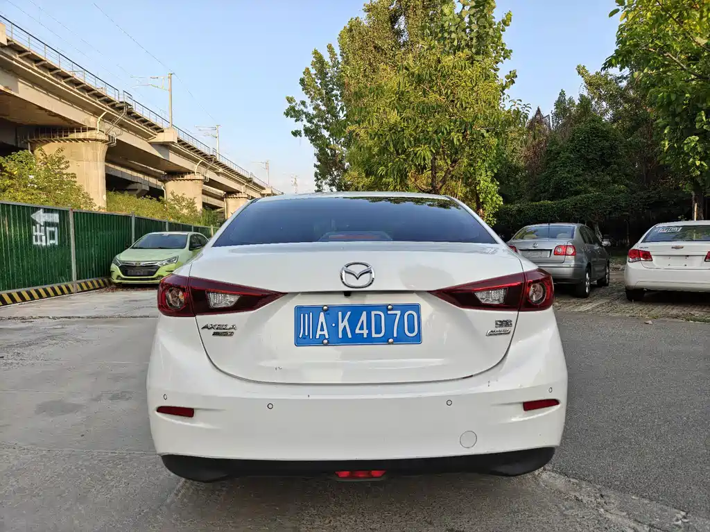 Mazda 3 Axela 2016