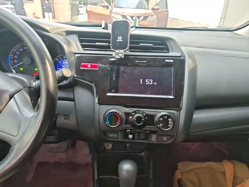 Honda Fit 2016 — фото 13