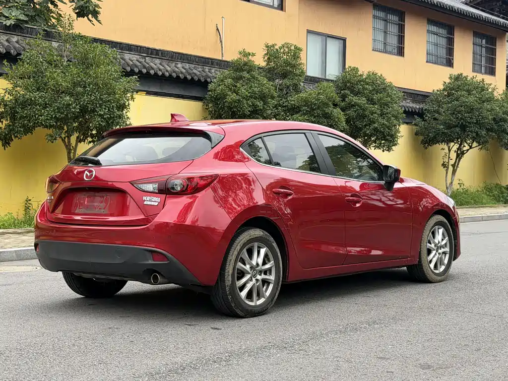Mazda 3 Axela 2016 — фото 8