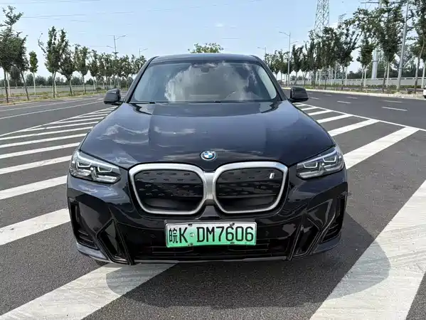 BMW iX3 2024