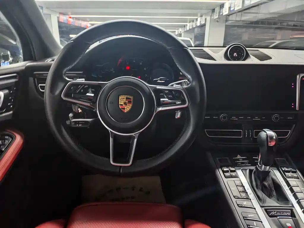 Porsche Macan 2021