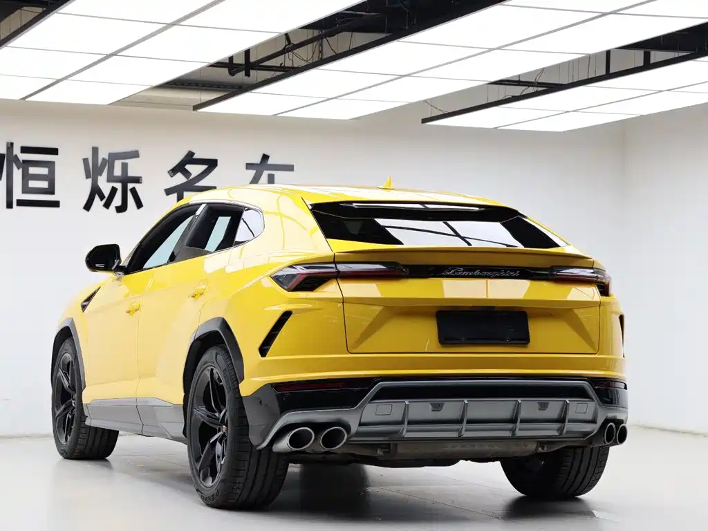 Lamborghini Urus 2021 — фото 24