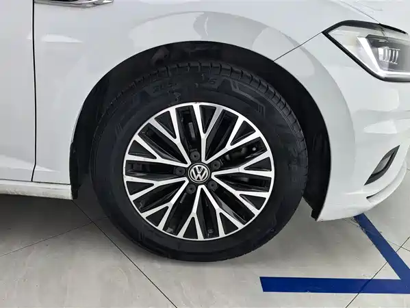 Volkswagen Sagitar 2020