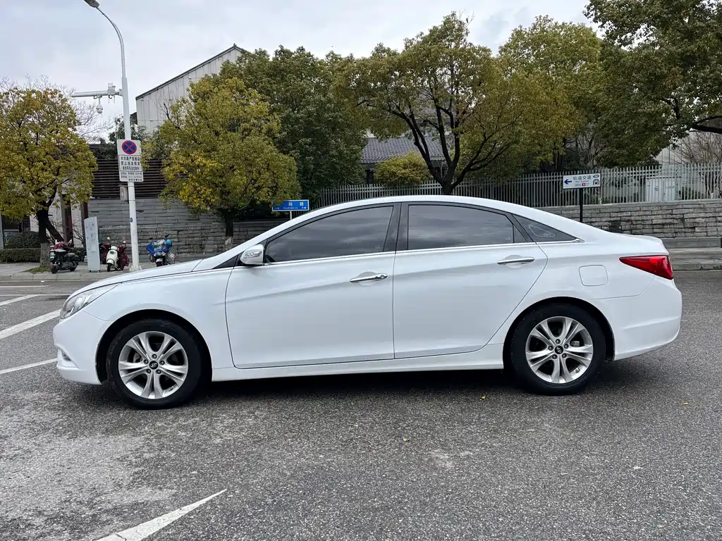 Hyundai Sonata 2014 — фото 7