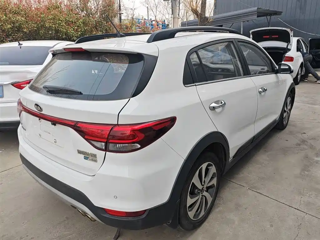 Kia KX Cross 2019 — фото 5