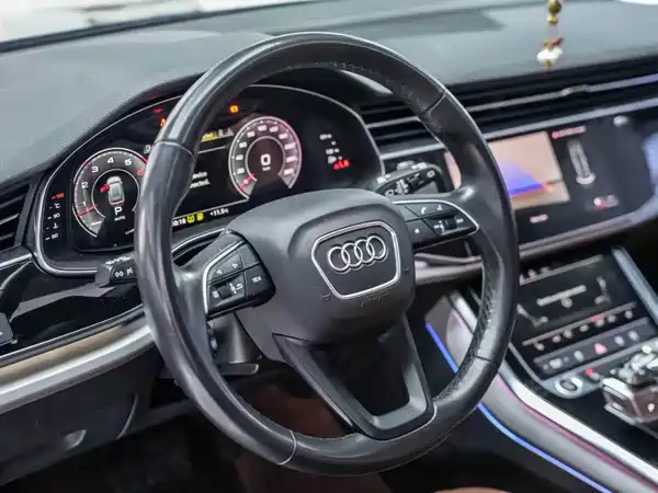 Audi Q8 2023