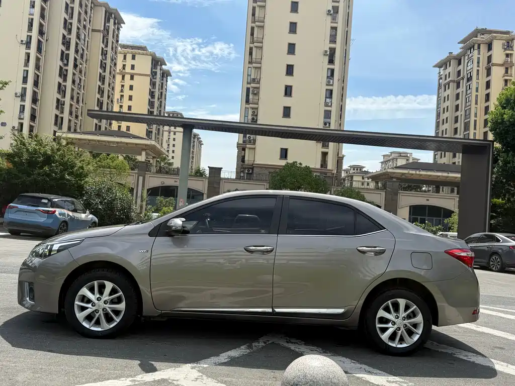 Toyota Corolla 2015 — фото 12