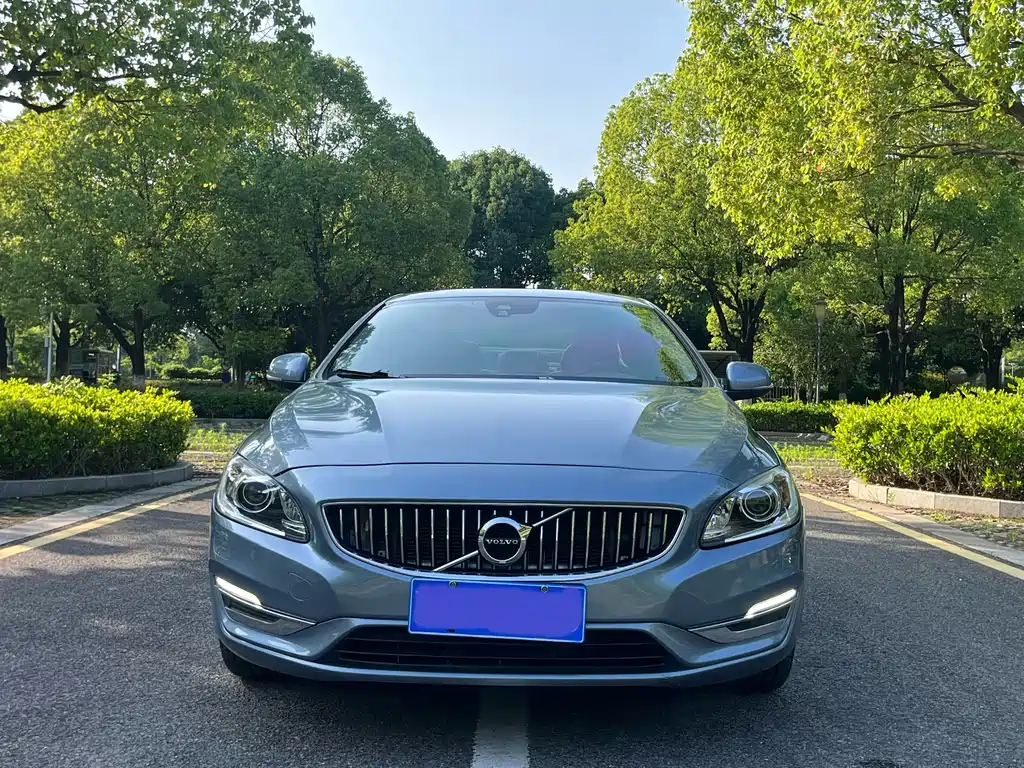 Volvo S60 2018 — фото 2