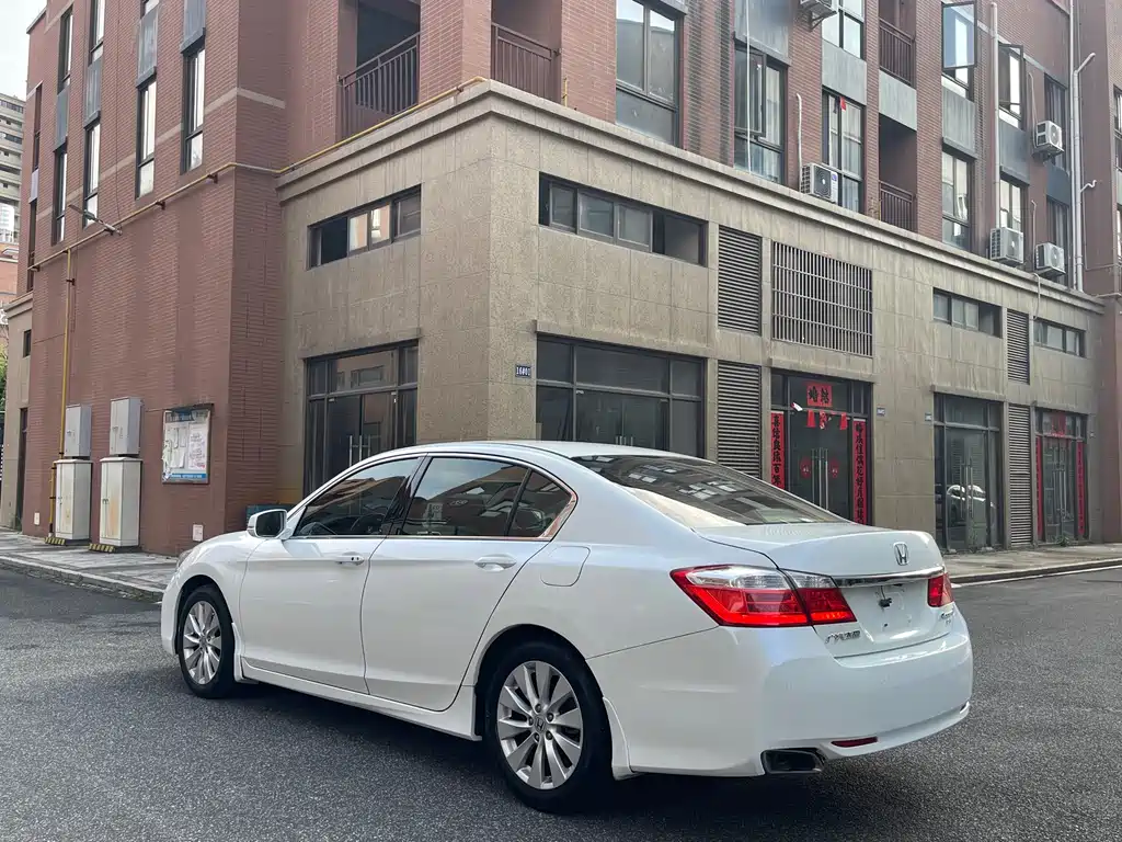 Honda Accord 2014 — фото 4