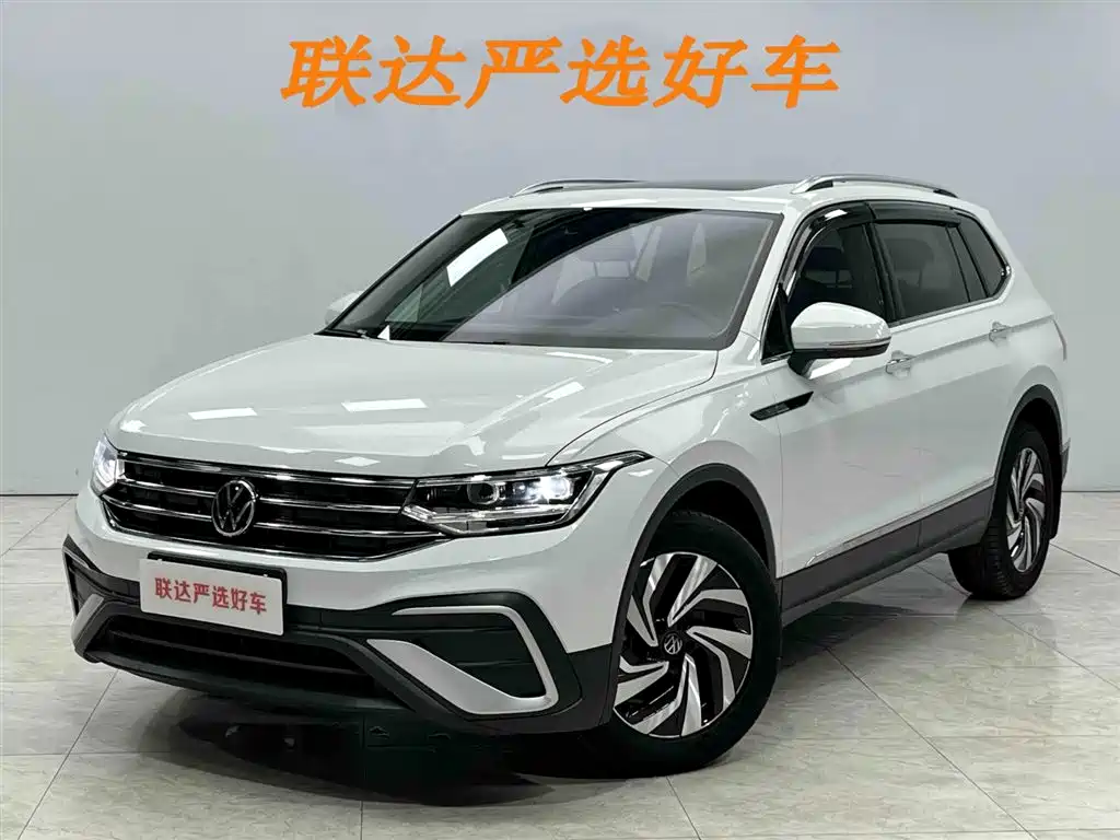 Volkswagen Tiguan L 2022 — фото 1