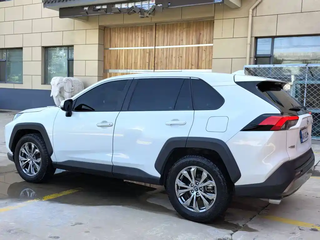 Toyota RAV4 2021