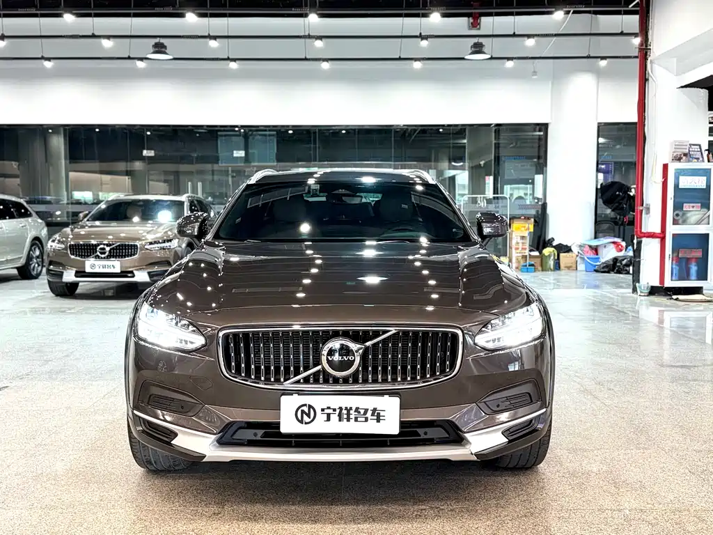 Volvo V90 2023 — фото 2