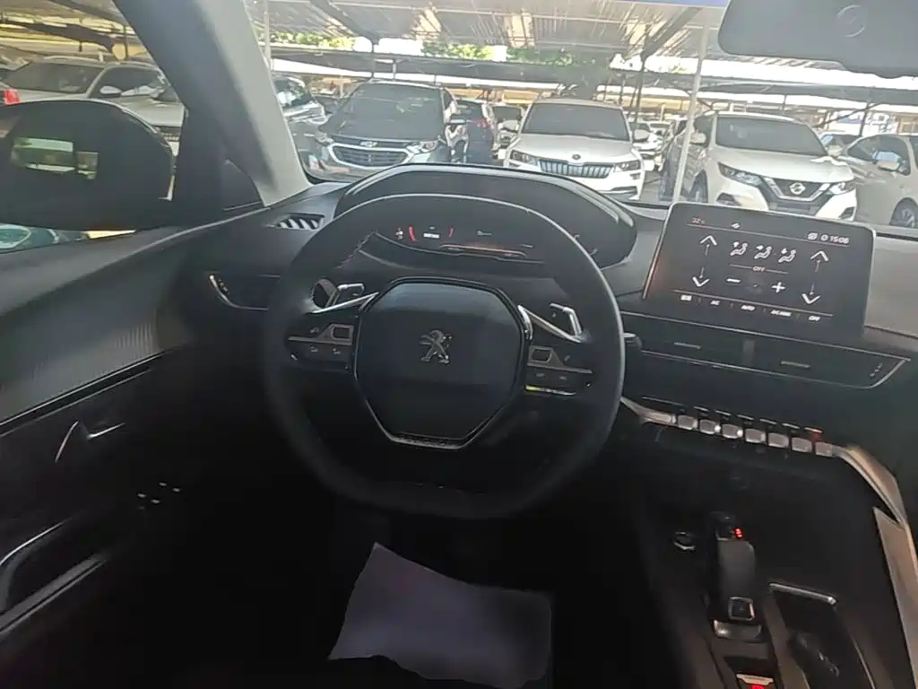 Peugeot 5008 2018 — фото 11