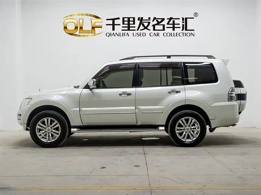 Mitsubishi Pajero 2019