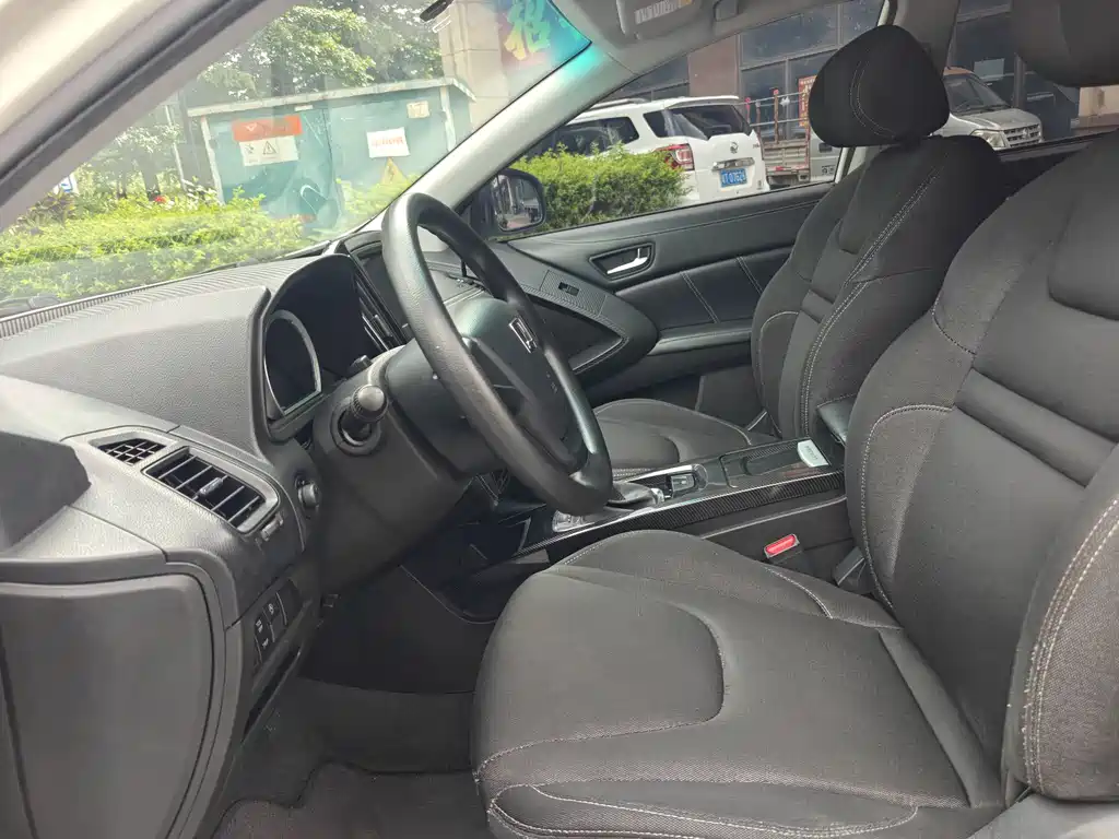 Luxgen U6 2018