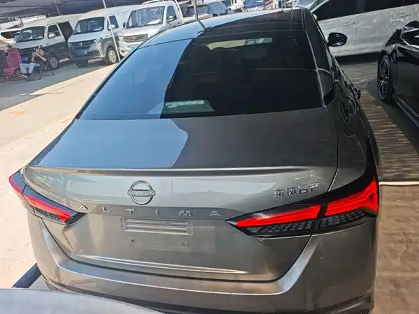 Nissan Teana 2022