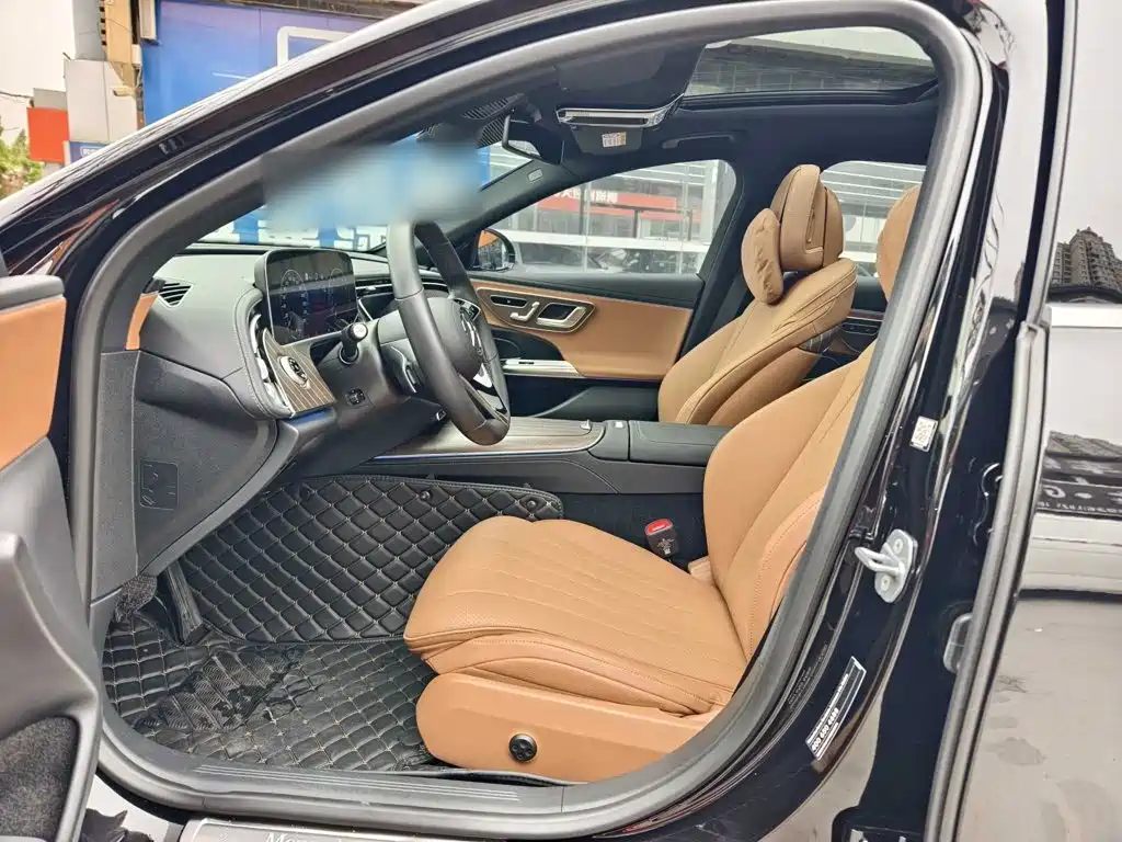 Mercedes-Benz E-Class 2024 — фото 16