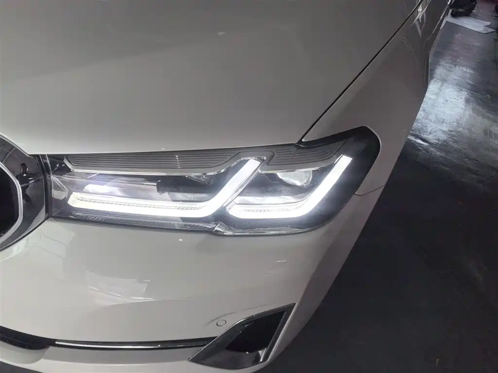 BMW 5 Series 2023 — фото 18