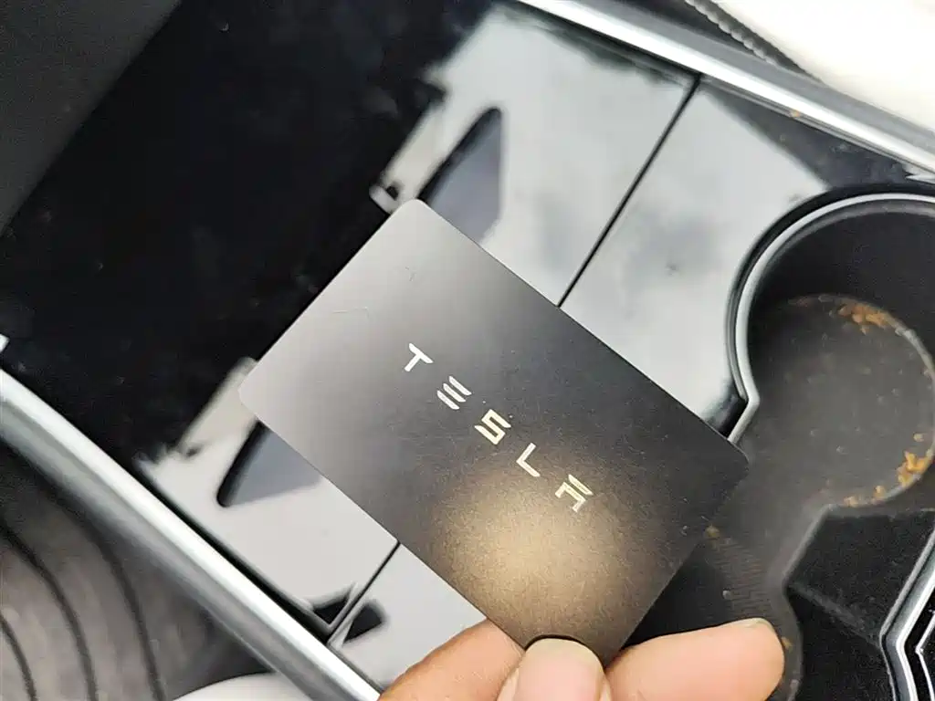 Tesla Model 3 2020 — фото 9