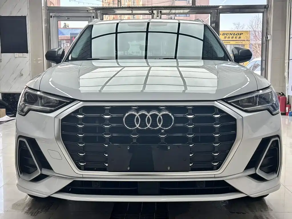 Audi Q3 2022 — фото 2