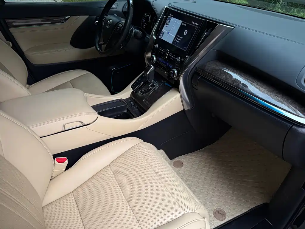 Toyota Alphard 2023 — фото 9