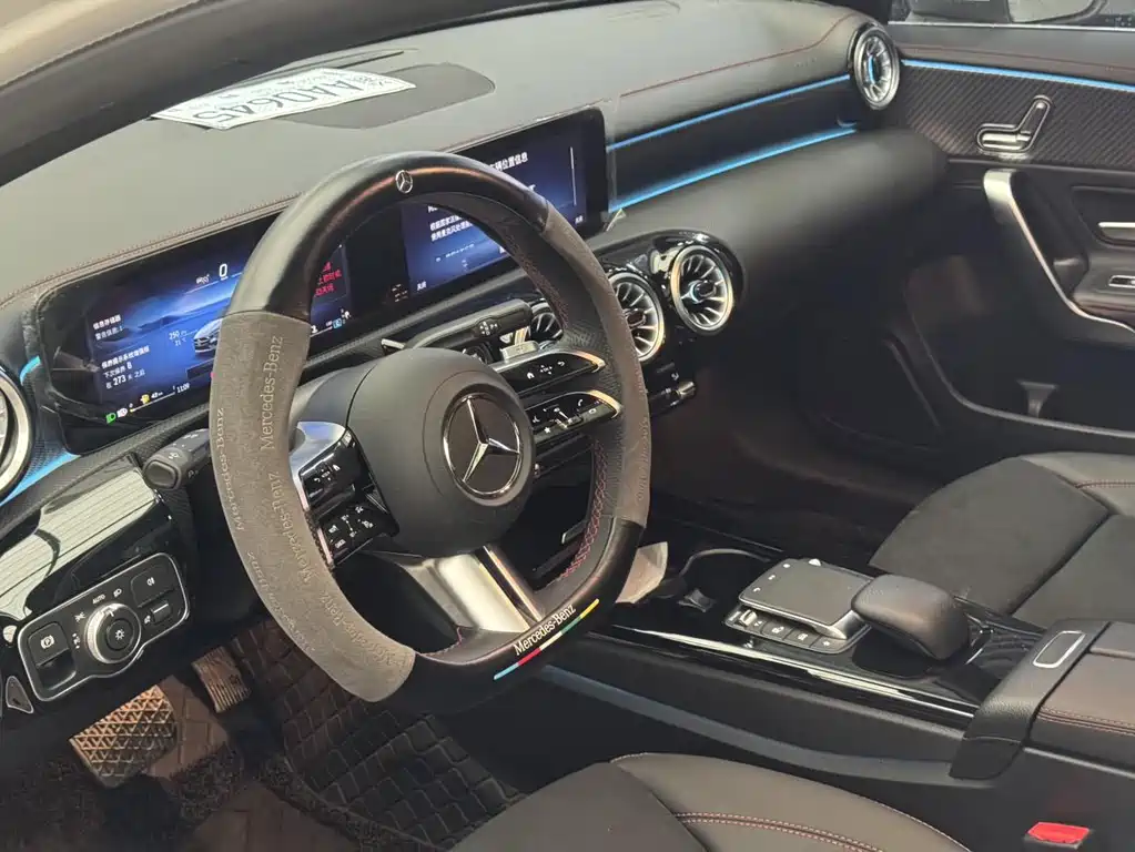 Mercedes-Benz A-Class 2023 — фото 8