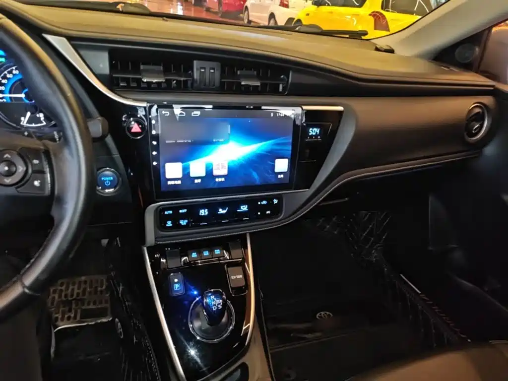 Toyota Corolla 2017 — фото 10