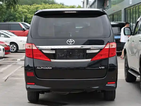 Toyota Alphard 2013