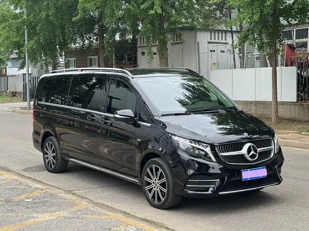 Mercedes-Benz V-Class 2023 — фото 4