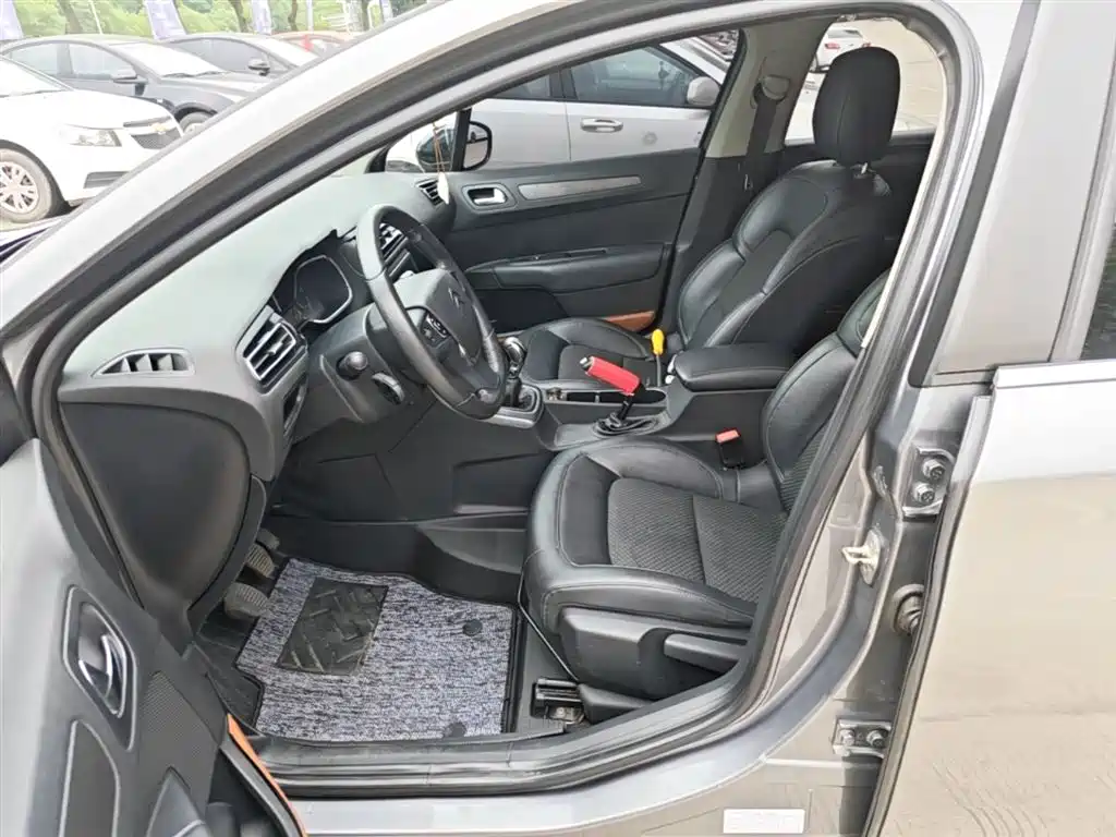 Citroen C4 2017 — фото 15