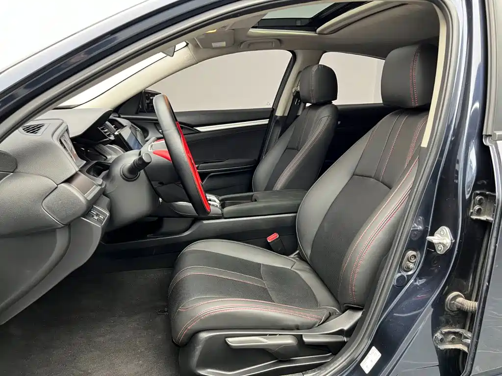 Honda Civic 2018 — фото 11