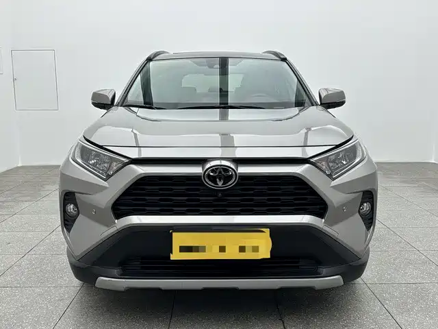 Toyota RAV4 2020 — фото 2