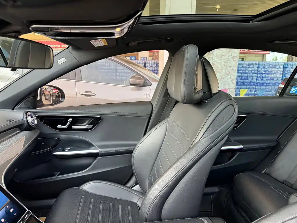 Mercedes-Benz C-Class 2022