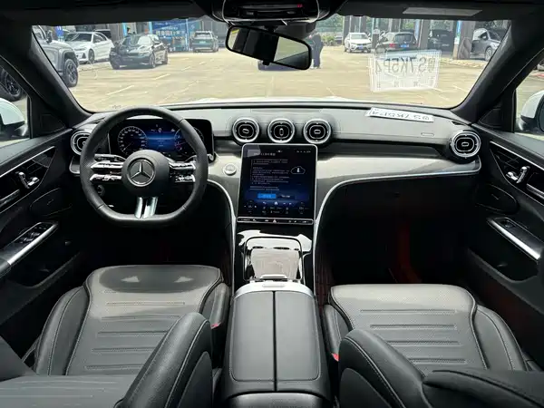Mercedes-Benz C-Class 2025