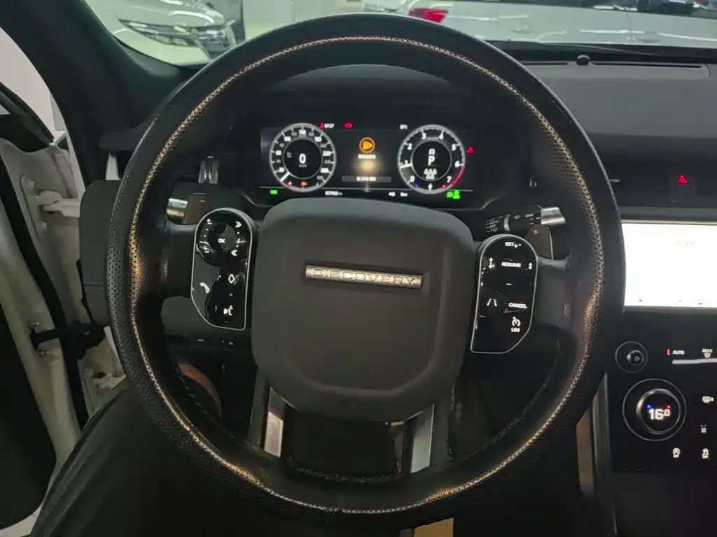 Land Rover Discovery Sport 2021 — фото 11