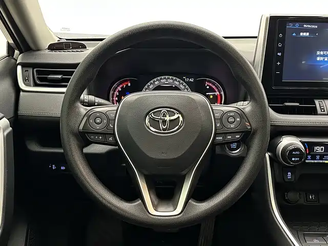 Toyota RAV4 2020 — фото 11