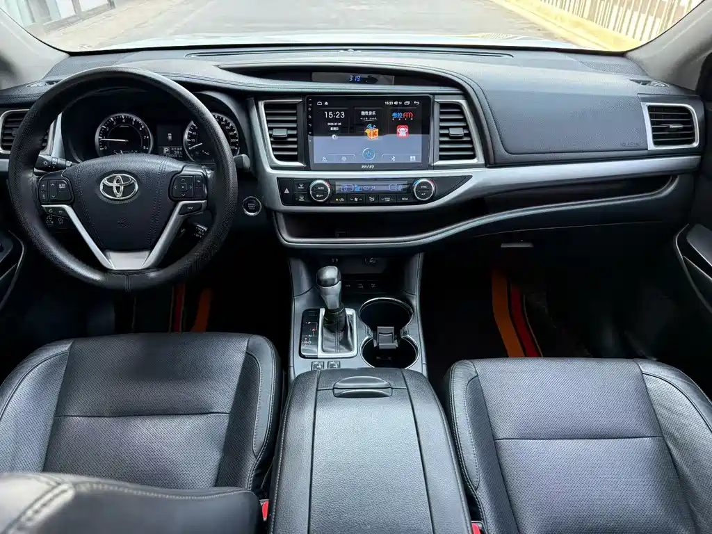Toyota Highlander 2017 — фото 8