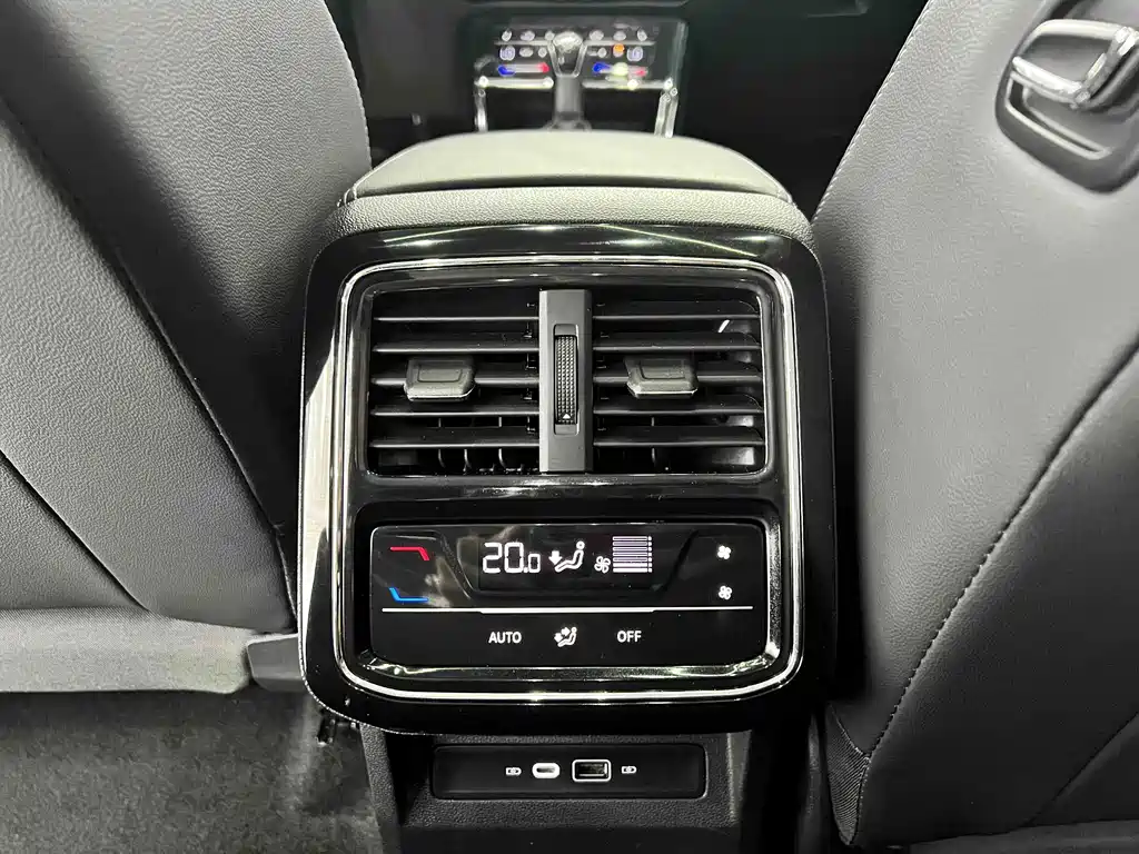 Volkswagen Passat 2023 — фото 16