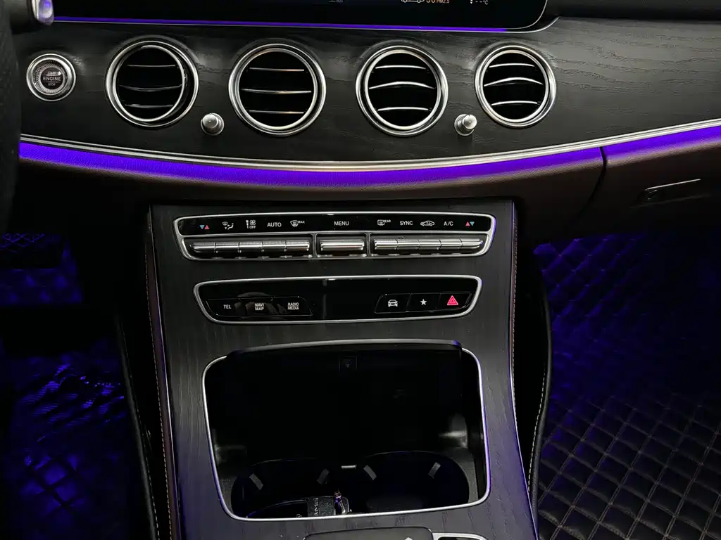 Mercedes-Benz E-Class 2023 — фото 14