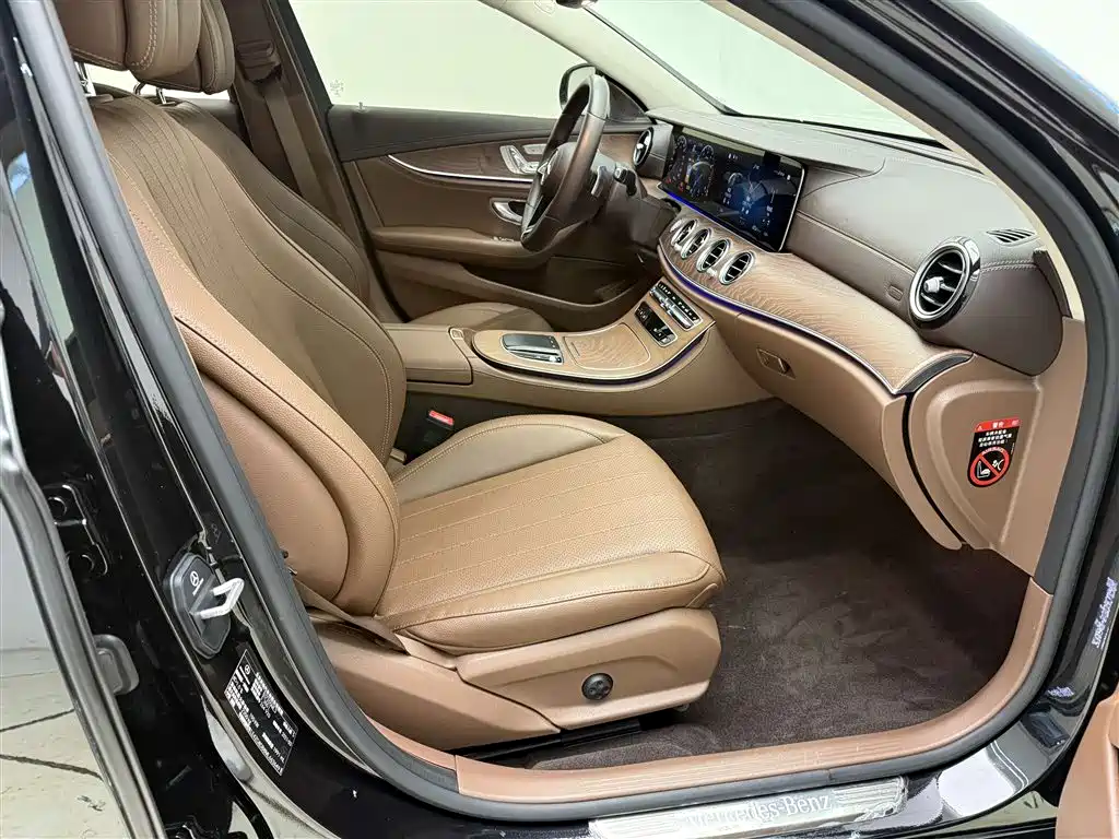 Mercedes-Benz E-Class 2021 — фото 11