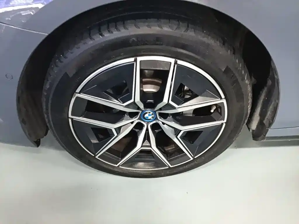 BMW i5 2024 — фото 23
