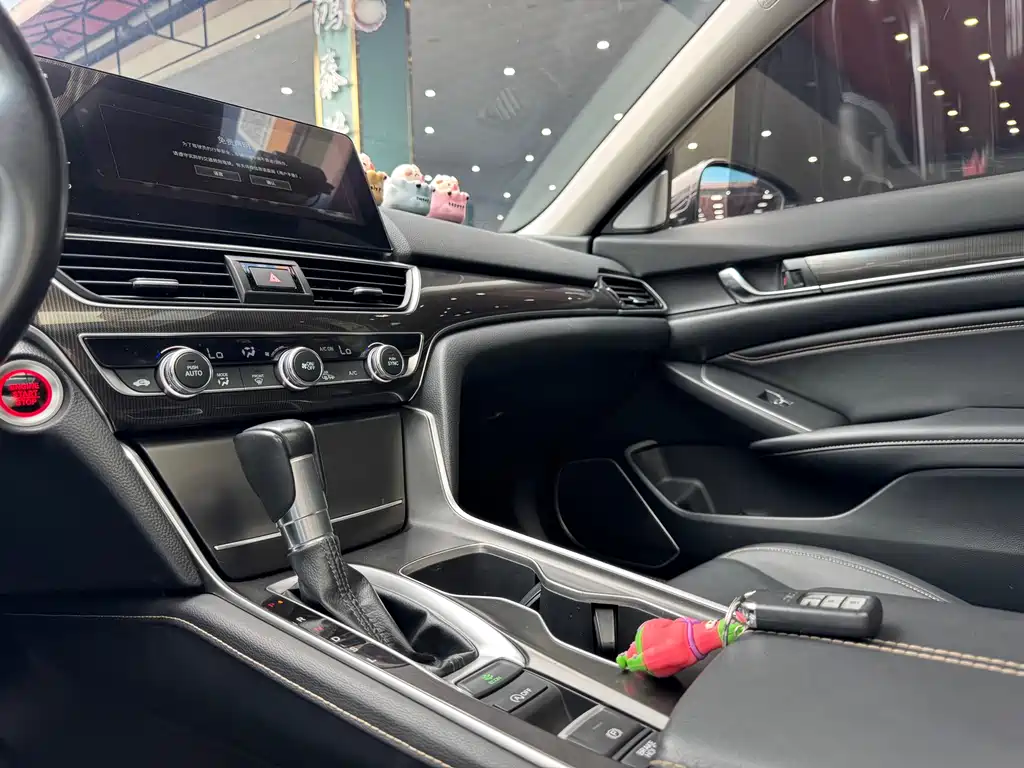 Honda Accord 2022 — фото 12